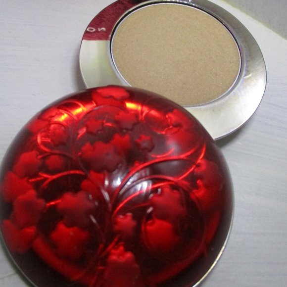 Affection Fragrance Solid in Jeweled Compact - Picture 2 of 4